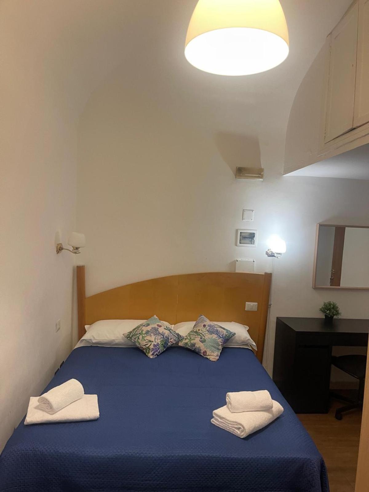 Guest House Rome Termini Station Bagian luar foto
